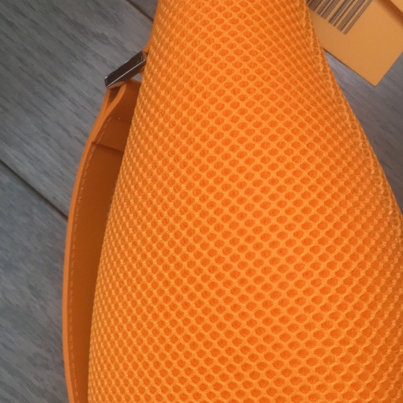 NWT: Veuve Clicquot Brut Champagne Ice Jacket Insulated Bottle Sleeve - Orange - Picture 4 of 11